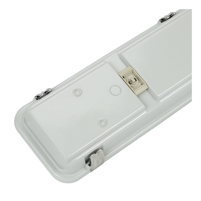 100-277V LED 증기 단단한 빛 세 배 증거 IP66 슈퍼마켓